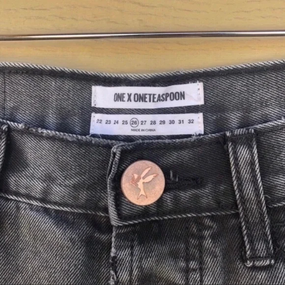 One Teaspoon Bonitas Black Low Rise Shorts Size 26